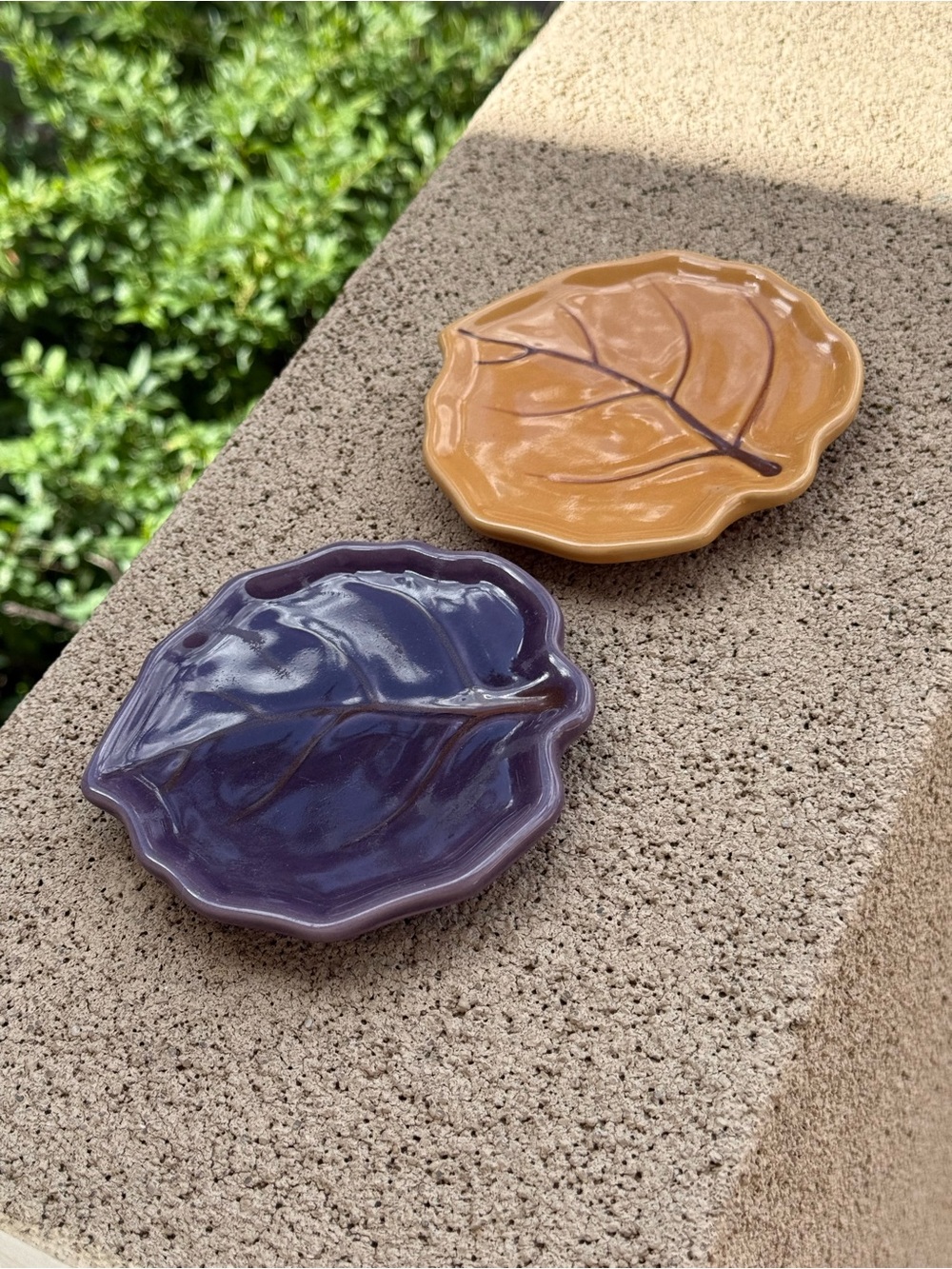 Pottery Barn Autumn Leaf Appetizer
Plates Set Of 1 green and orange - Picture 2 of 6